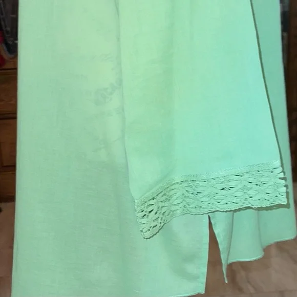 CASLON GREEN V NECK TOP - Picture 5 of 6